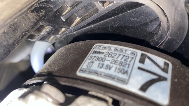 HYUNDAI 373002E821 Генератор в наличии Николаев