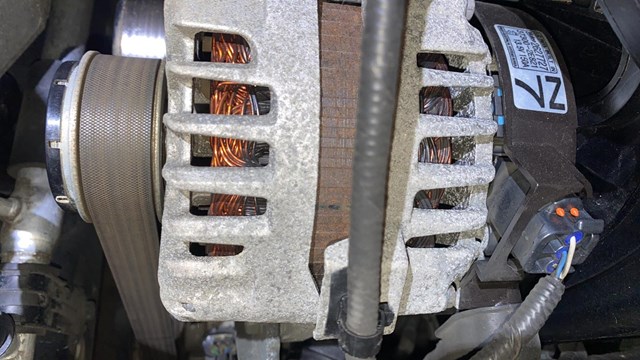 HYUNDAI 373002E821 Генератор в наличии Киев