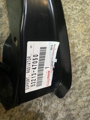 TOYOTA 5321347050 Кронштейн суппорта радиатора верхний в наличии Ровно