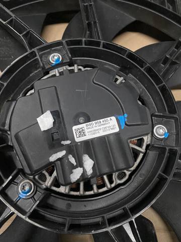 8W0959455B VAG Электровентилятор охлаждения в сборе (мотор+крыльчатка) левый купить в Украина