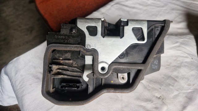 BMW 51224389475 Замок двери задней левой в наличии Украина