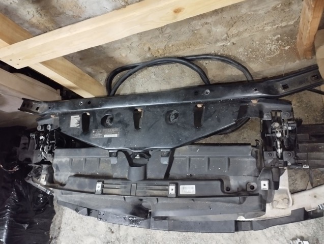 BMW 51644868863 Накладка передней панели (суппорта радиатора) верхняя в наличии Ирпень