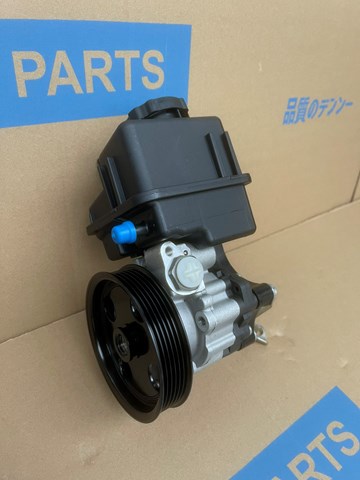 MERCEDES 0064667801 Насос ГУР в наличии Черновцы