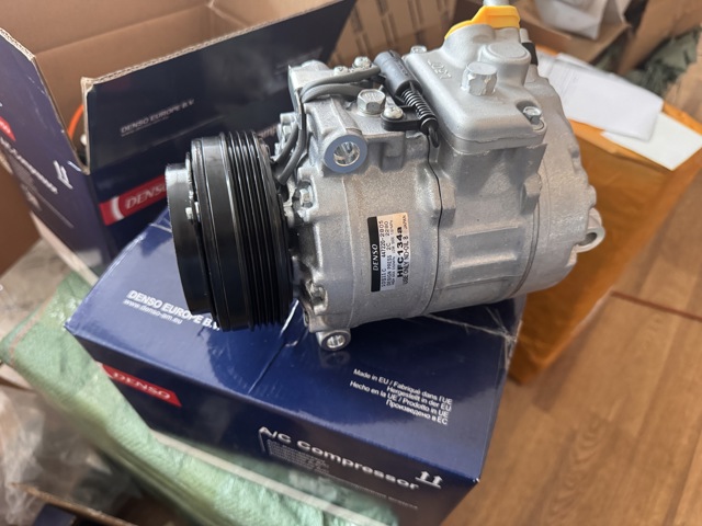 BMW 64526904015 Компрессор кондиционера в наличии Хмельницкий