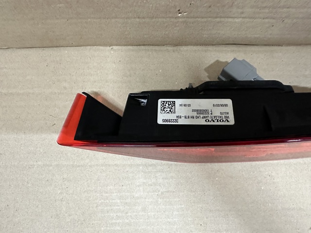 32228905 VOLVO Фонарь задний правый внутренний купить в Киев