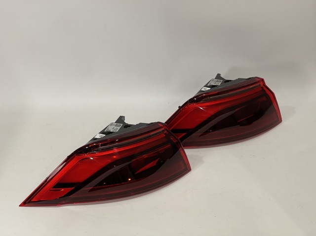 VAG 4M8945091 в наличии Черновцы