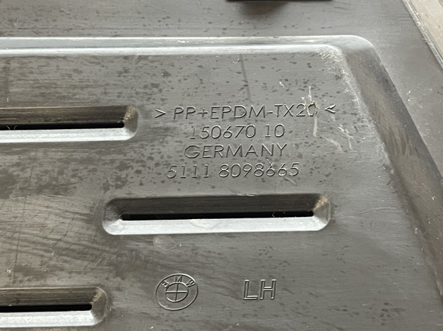 BMW 51118098665 Молдинг решетки бампера переднего левый в наличии Харьков