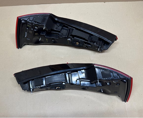 VAG 80A945075C Фонарь задний левый в наличии Каменское