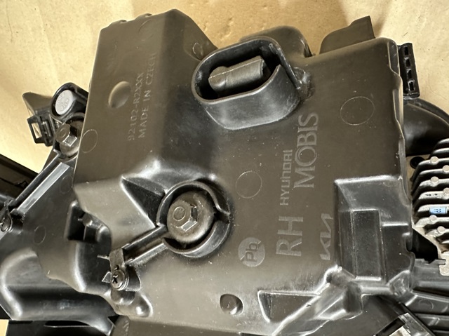 92102R2100 Фара правая купить Кривой Рог
