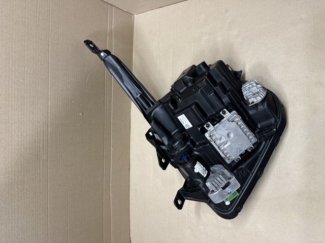 92102R2100 Фара правая купить Чернигов