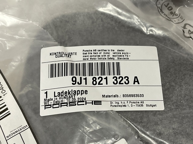 9J1821323A PORSCHE Лючок порта зарядки автомобиля купить в Николаев