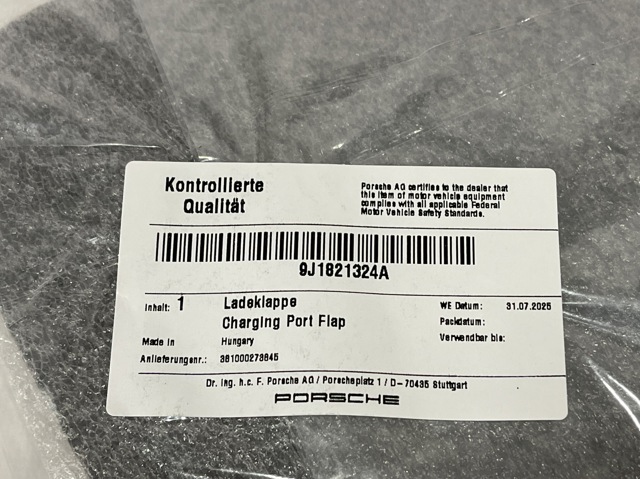 PORSCHE 9J1821324A Лючок порта зарядки автомобиля в наличии Ирпень