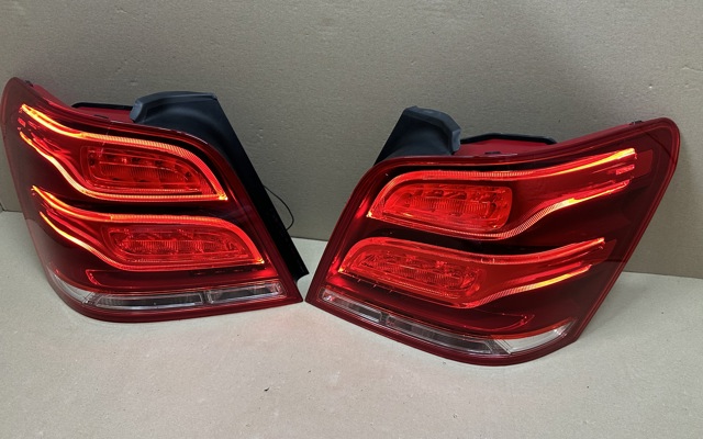 MERCEDES A2049060257 Фонарь задний правый в наличии Полтава