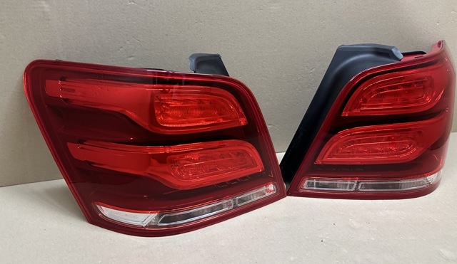 MERCEDES A2049060257 Фонарь задний правый в наличии Одесса