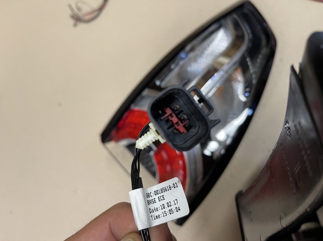 FK7213404AG LAND ROVER купить в Ужгород
