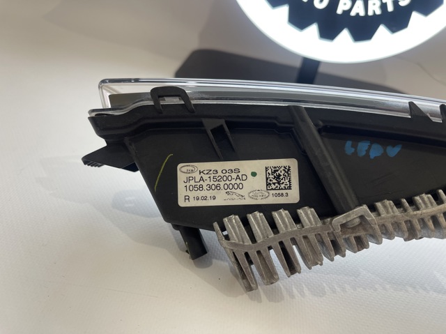 LAND ROVER JPLA15200AD Фара противотуманная правая в наличии Кривой Рог