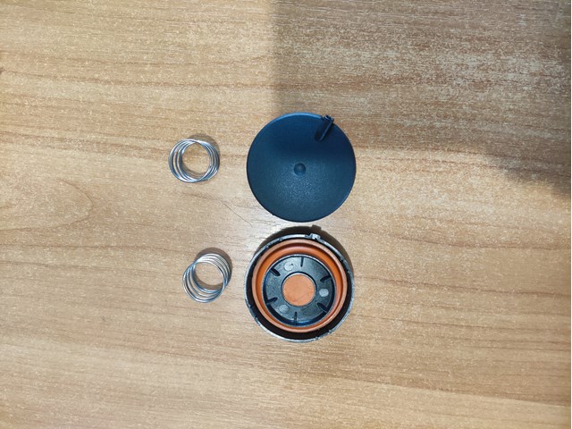 Крышка двигателя A6510100230 MERCEDES