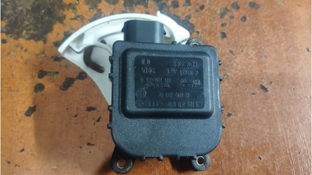 Мотор заслонки рециркуляции воздуха 0132801148 BOSCH