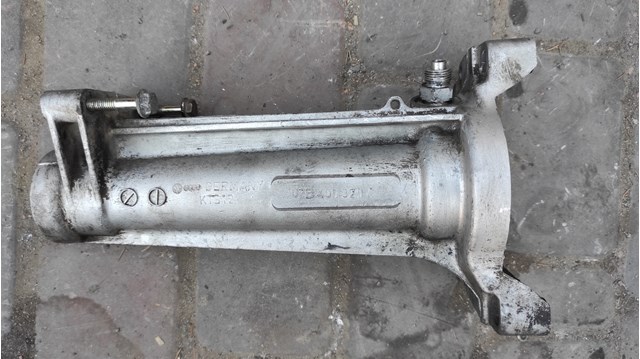 VAG 02B409320C Опора подвесного подшипника передней полуоси в наличии Черкассы