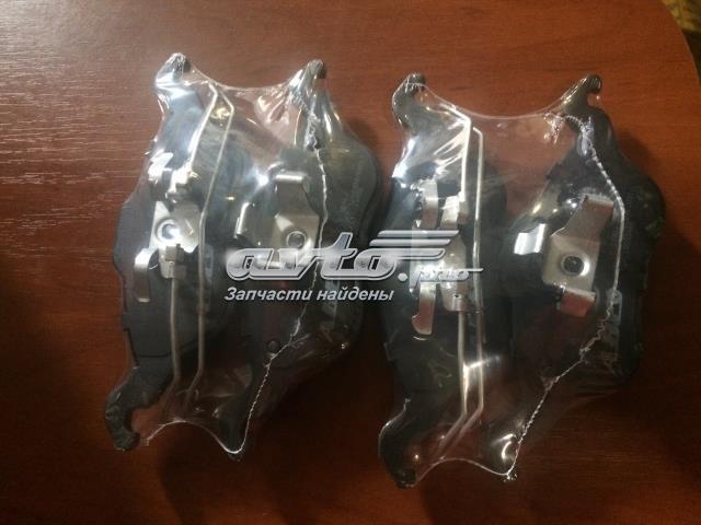 FORD 1075558 Передние тормозные колодки в наличии Черновцы