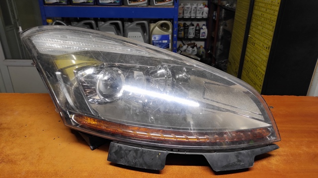Правая блок фара 16298400 PEUGEOT