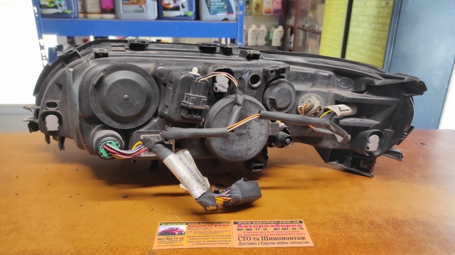 VOLVO 30698848 Фара правая в наличии Полтава