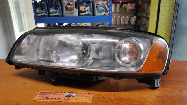 VOLVO 30784248 Левая фара в наличии Ровно