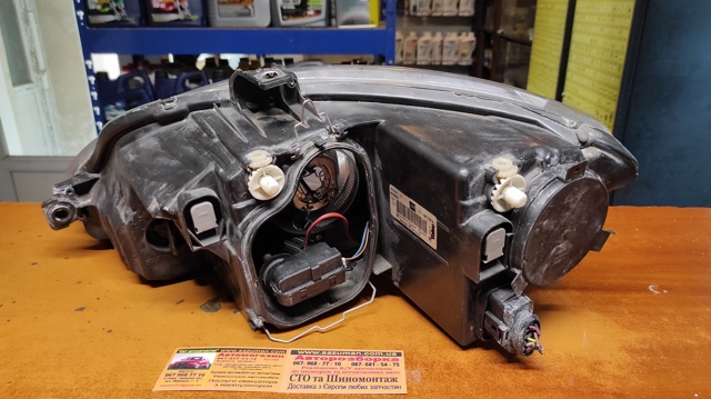 VAG 5P1941006A Фара правая в наличии Запорожье