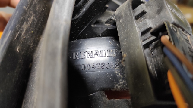 7700428058 RENAULT Фонарь задний левый внешний купить в Хмельницкий