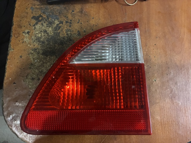 Фонарь задний правый, внутренний 7M5945094B FORD
