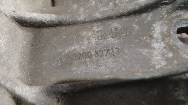 RENAULT 8200327134 Кронштейн генератора в наличии Полтава