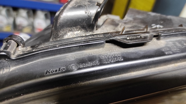 SUBARU 84912AG112 Левая фара в наличии Тернополь