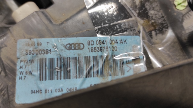 VAG 8D0941004AK Правая фара в наличии Житомир