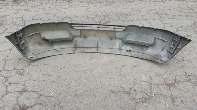 MERCEDES 9018800670 Передний бампер в наличии Черновцы