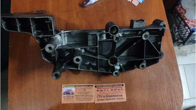 Крепление генератора Volvo S40 1