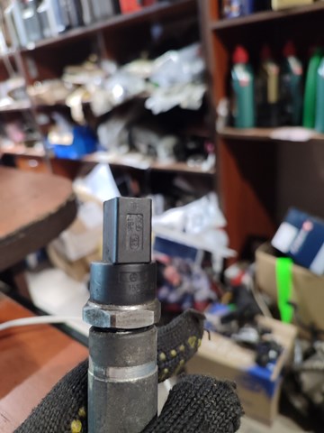 BOSCH A0051535828 Датчик давления топлива в наличии Житомир