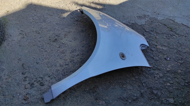 MERCEDES A1688800318 Крыло переднее левое в наличии Ирпень