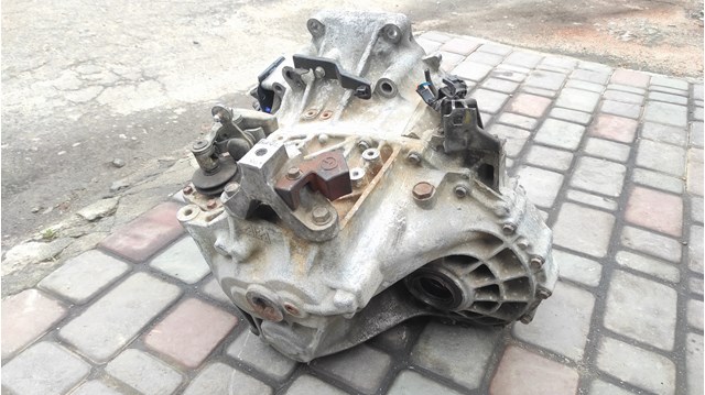 MAZDA B2C2B КПП в наличии Николаев