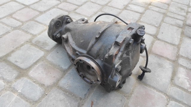 R1243513008 MERCEDES Крышка редуктора заднего купить в Харьков