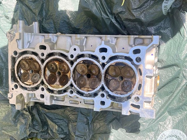 Головка блока цилиндров (ГБЦ) RF8E5E6090AA FORD