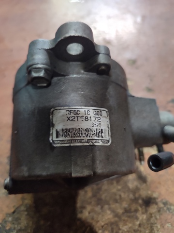 Механический вакуумный насос X2T58172 MAZDA