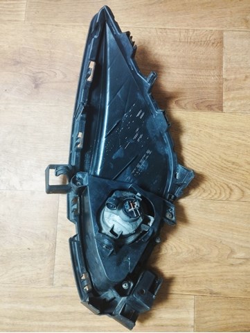 MAZDA C51551680 Фара противотуманная правая в наличии Киев