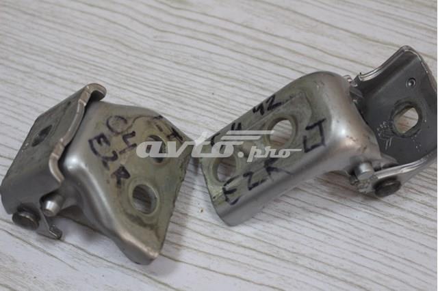1606482780 Петля двери задней левой купить Киев