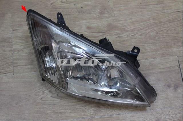TOYOTA 8111002150 Правая фара в наличии Черкассы