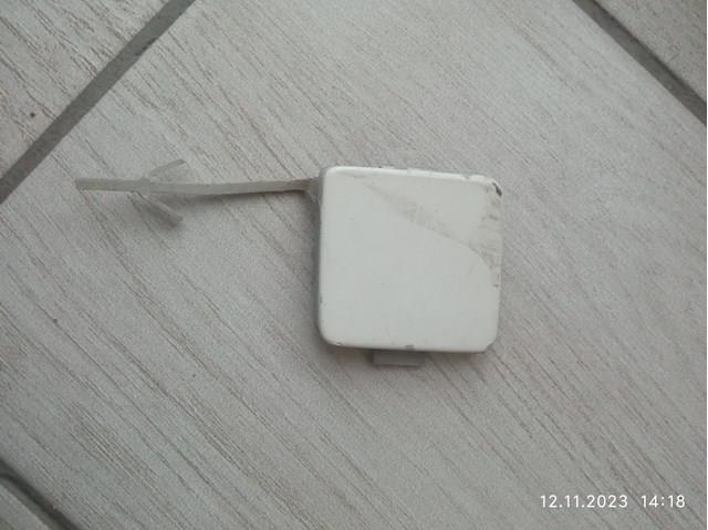 Заглушка бампера буксировочного крюка, задняя 5E5807441 VAG