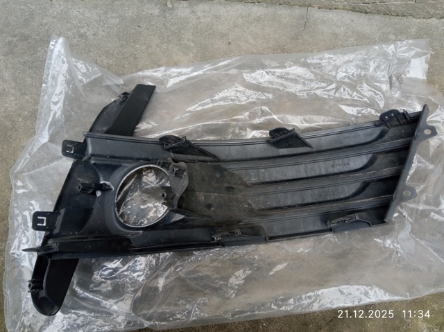 TOYOTA 8148202620 Решетка бампера переднего левая в наличии Павлоград