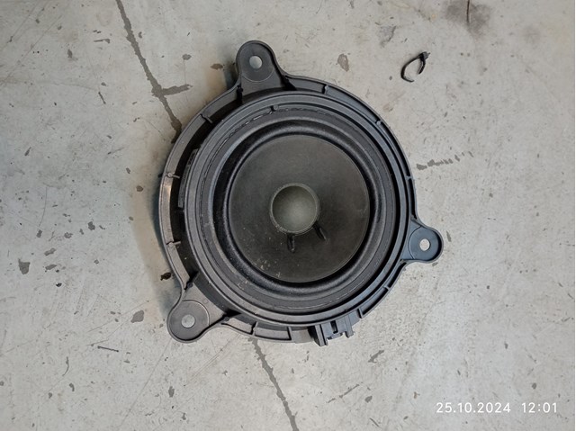 Динамик задней двери GHR166960 MAZDA
