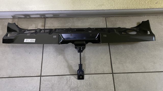 FORD 4992882 Накладка передней панели (суппорта радиатора) верхняя в наличии Украина