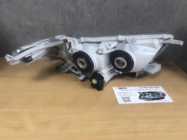 TOYOTA 811500E130 Левая фара в наличии Запорожье