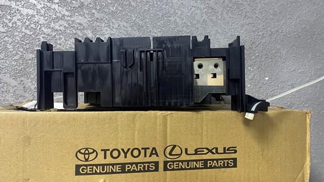 TOYOTA 8274135110 Блок реле в наличии Житомир